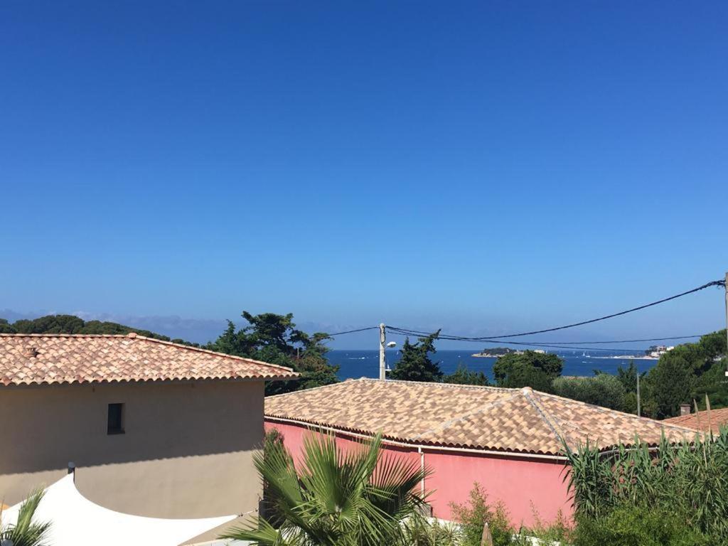 Appartement Terrasse Vue Mer, Plage Gorguette A 1 Minute A Pied, Wifi,Clim Parking Collectif Санари-сюр-Мер Экстерьер фото