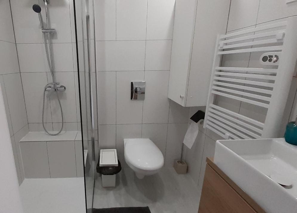 Appartement Terrasse Vue Mer, Plage Gorguette A 1 Minute A Pied, Wifi,Clim Parking Collectif Санари-сюр-Мер Экстерьер фото