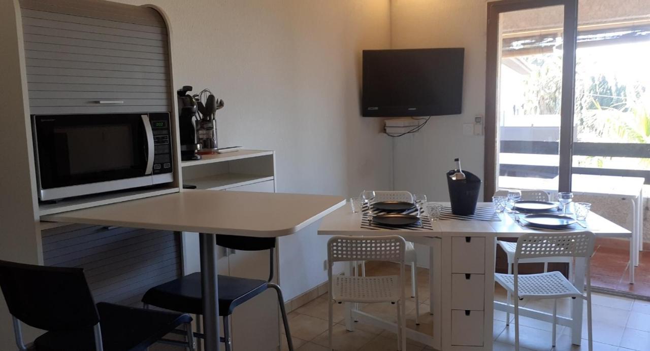 Appartement Terrasse Vue Mer, Plage Gorguette A 1 Minute A Pied, Wifi,Clim Parking Collectif Санари-сюр-Мер Экстерьер фото